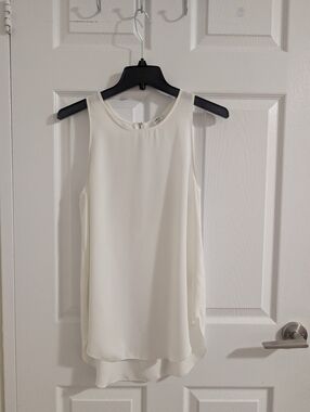 Wilfred Aritzia Ivory Blouse High-Low Quiet Luxury Minimalist Summer Chic S